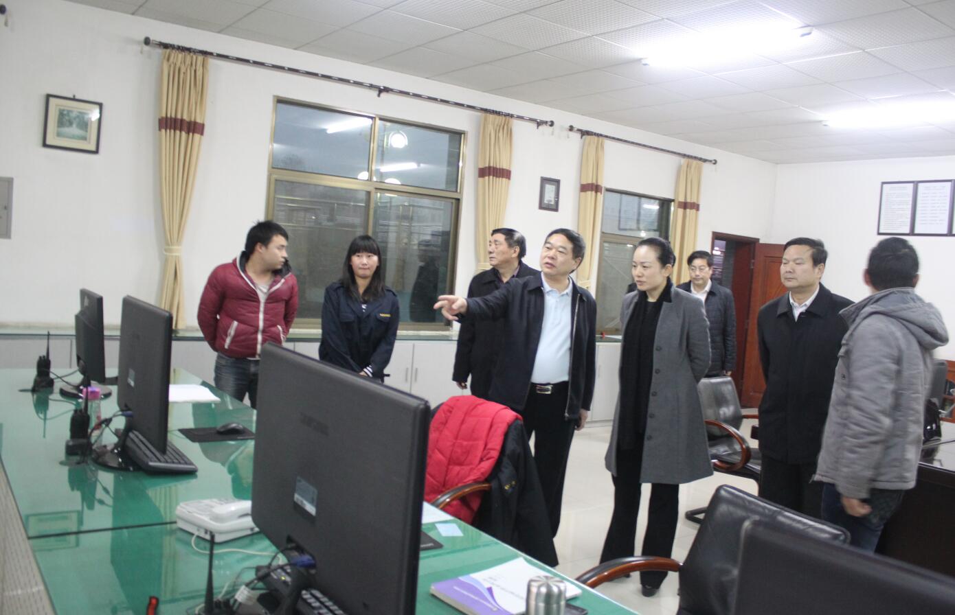 2014年1月，時(shí)任懷化市市長(cháng)李暉蒞臨公司調研.JPG